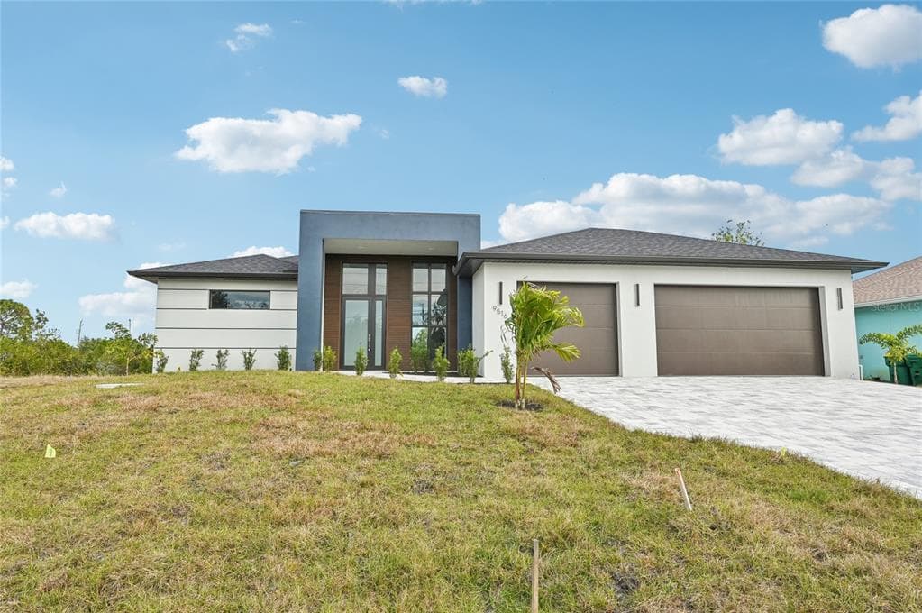 9516 PRESIDENT CIRCLE, PORT CHARLOTTE, FL 33981