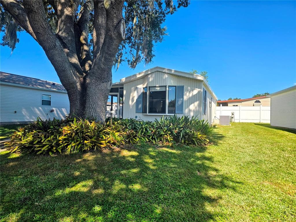 615 NE COTTAGE PARK LANE, LEESBURG, FL 34748 — zdjęcie 2