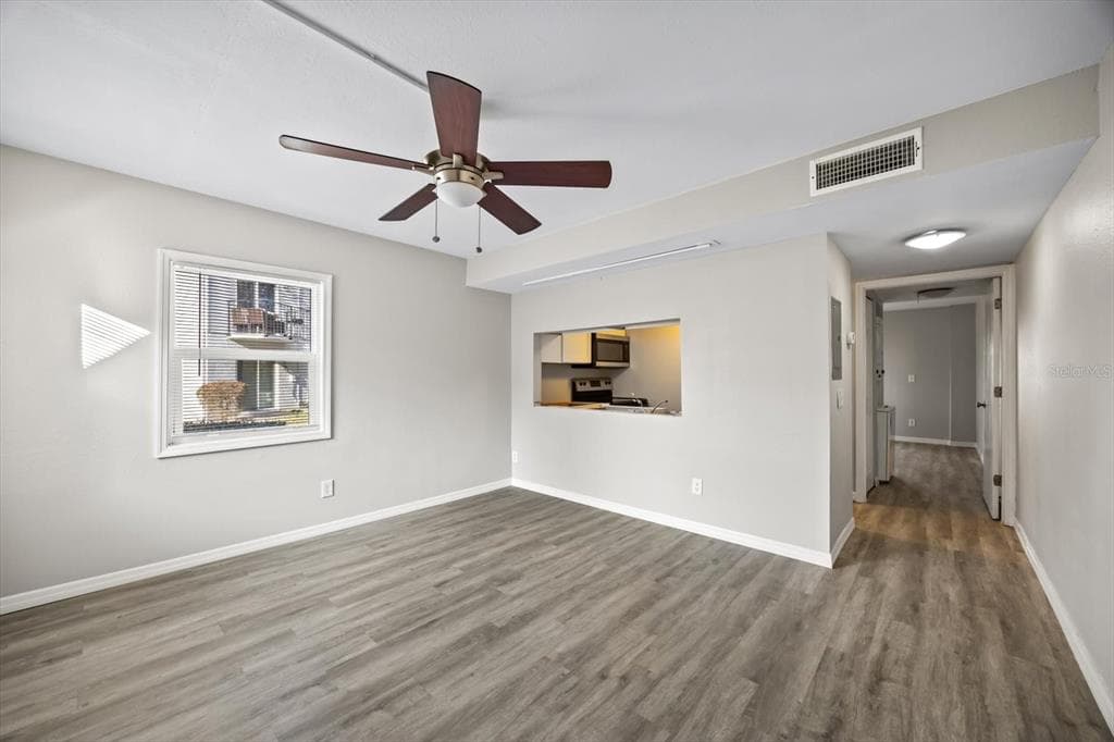 7169 E BANK DRIVE # 7169, TAMPA, FL 33617 — zdjęcie 3