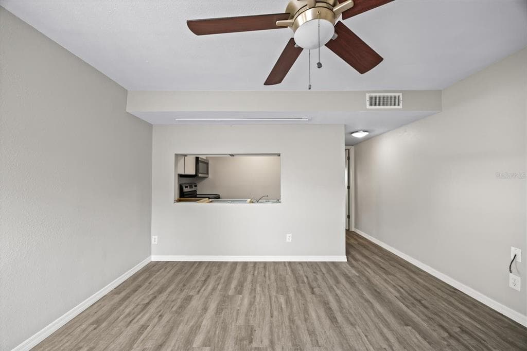 7169 E BANK DRIVE # 7169, TAMPA, FL 33617 — zdjęcie 4