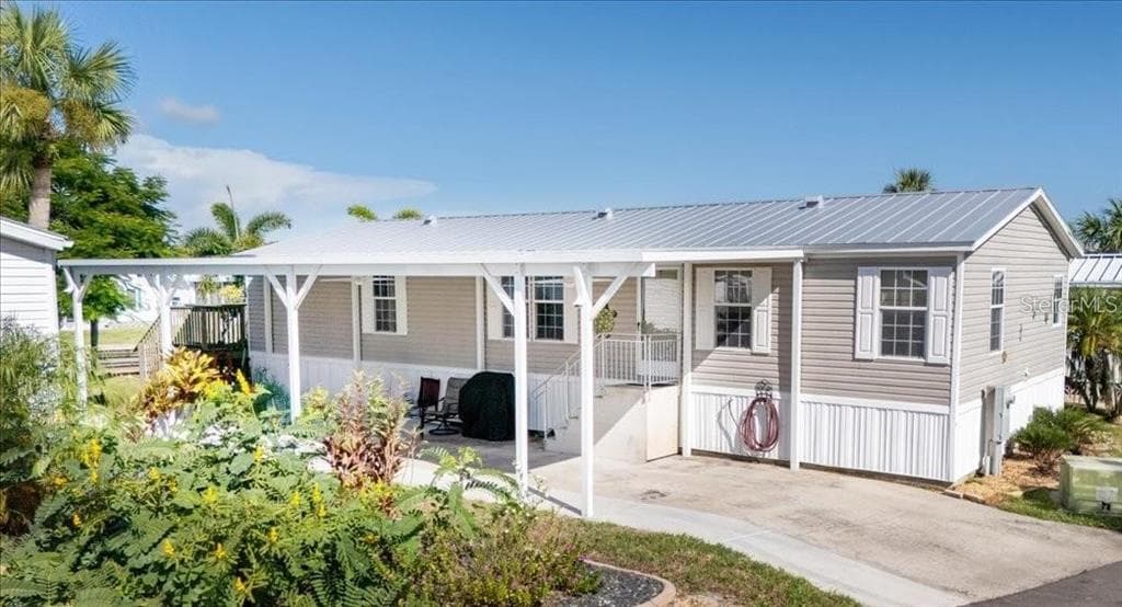 3127 BAYSIDE PARKWAY, PUNTA GORDA, FL 33982