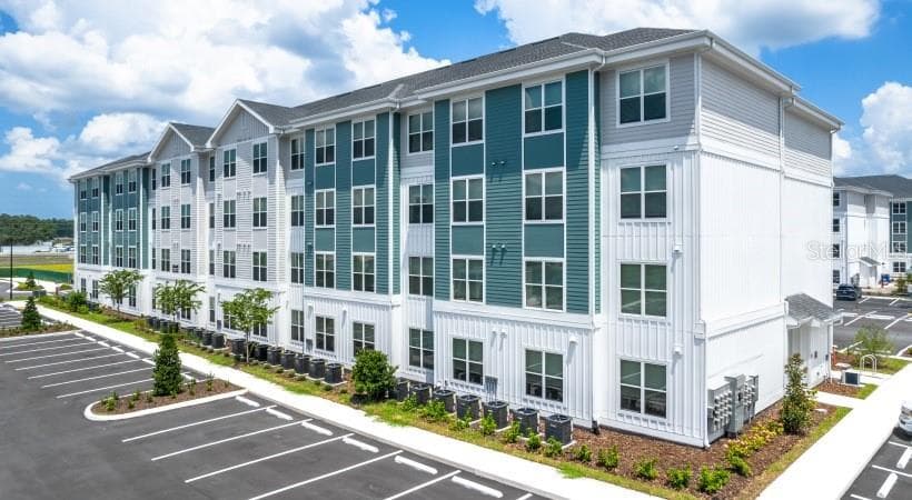 18772 GRAND LIVE OAK BOULEVARD # A2.1, LAND O LAKES, FL 34638
