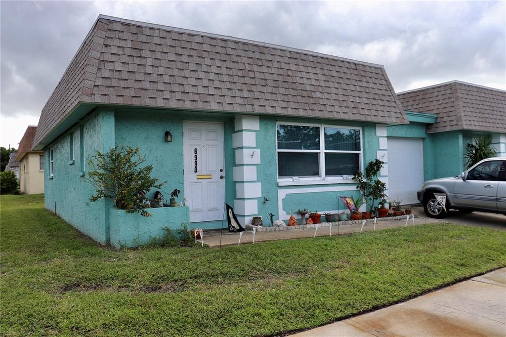6990 VERSAILLES N # 6990, PINELLAS PARK, FL 33781