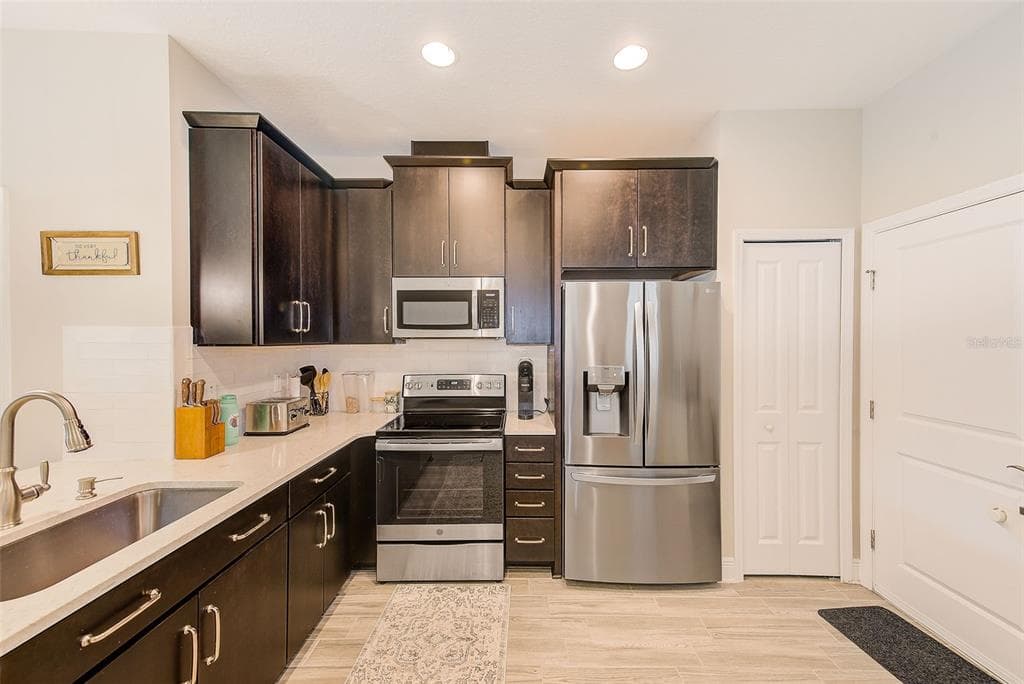 2441 FOGGY CREEK CIRCLE, CLEARWATER, FL 33764 — zdjęcie 4