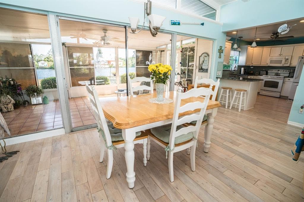 828 BLUE HERON BOULEVARD, RUSKIN, FL 33570 — zdjęcie 4