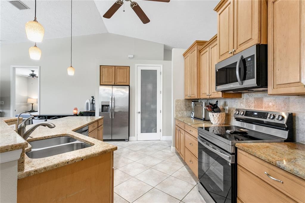 601 HAMLIN STREET, NOKOMIS, FL 34275 — zdjęcie 4