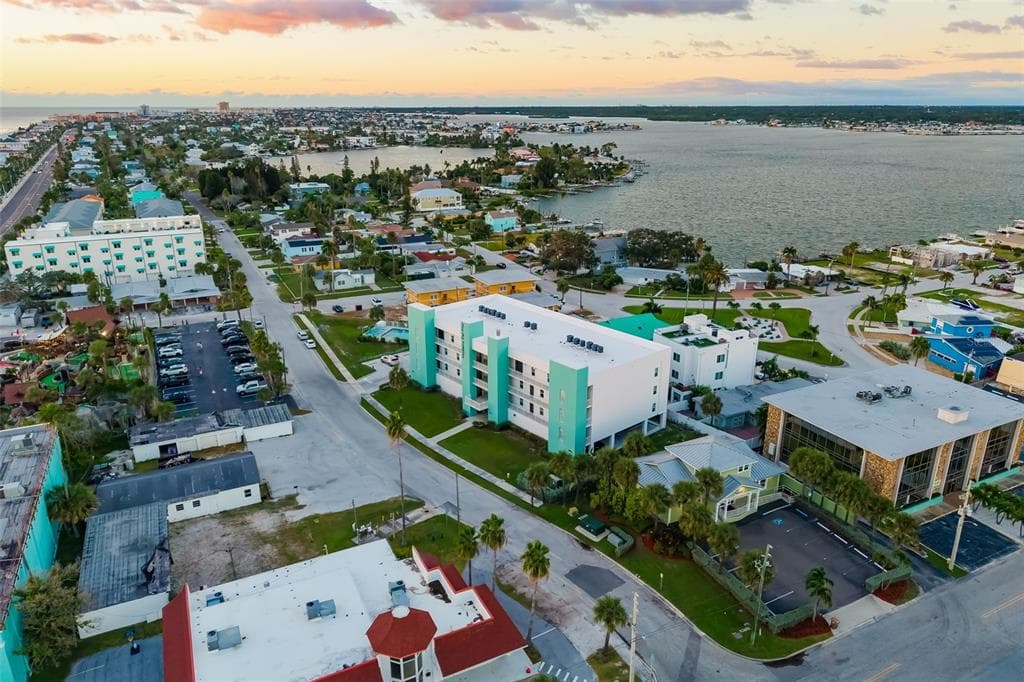 15305 1ST STREET E # 201, MADEIRA BEACH, FL 33708 — zdjęcie 5