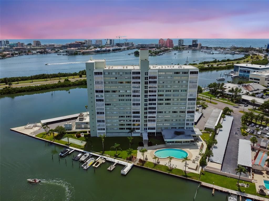31 ISLAND WAY # 609, CLEARWATER BEACH, FL 33767