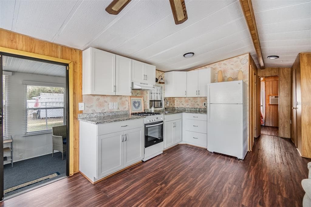 39334 MAHER DRIVE, ZEPHYRHILLS, FL 33542 — zdjęcie 3