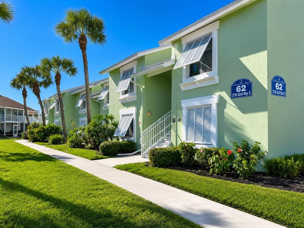 3735 42ND WAY S # E, ST PETERSBURG, FL 33711