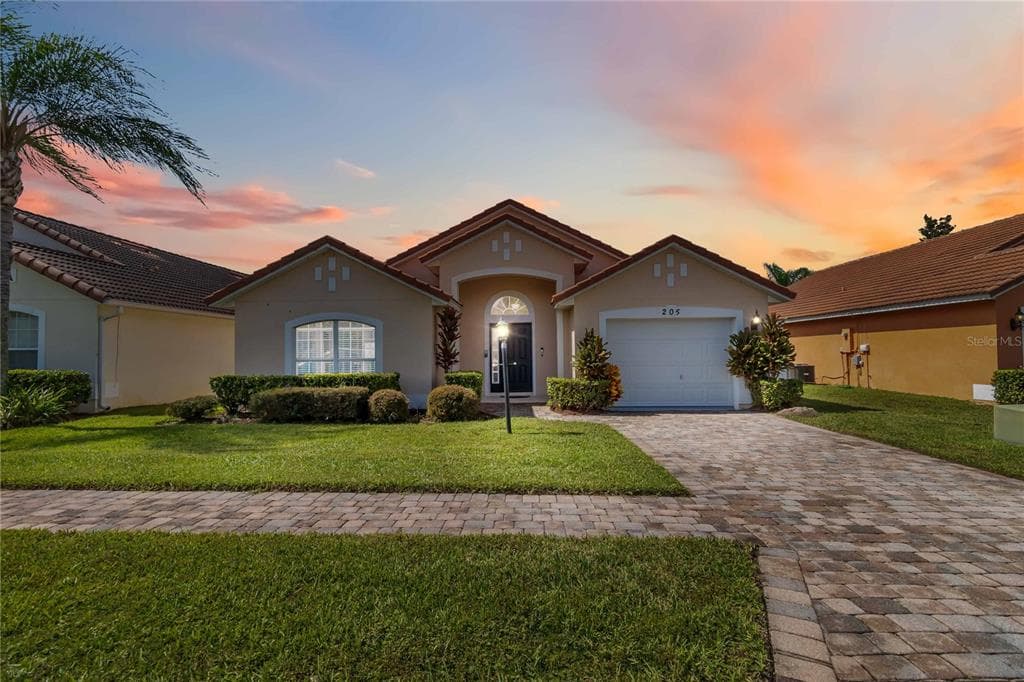 205 HUMMINGBIRD PASS, DAVENPORT, FL 33896