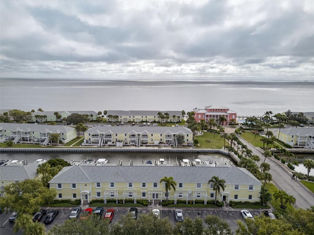 4924 BEACH DRIVE SE # F, ST PETERSBURG, FL 33705 — zdjęcie 2