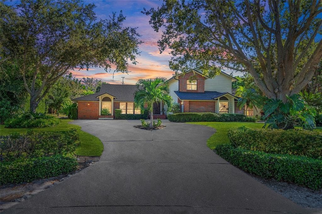 2371 LANDINGS CIRCLE, BRADENTON, FL 34209