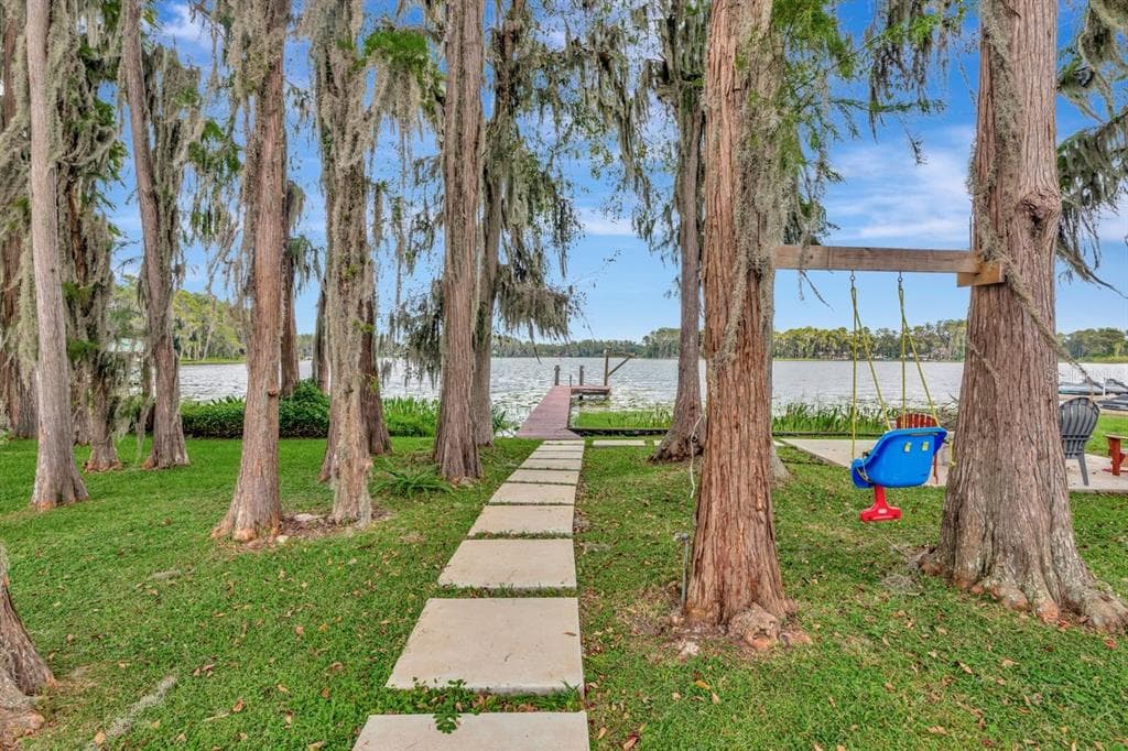 19207 CROOKED LANE, LUTZ, FL 33548