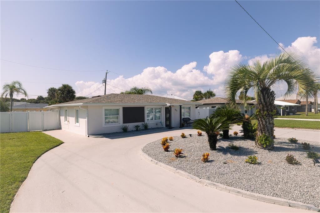813 E 6TH AVENUE, NEW SMYRNA BEACH, FL 32169