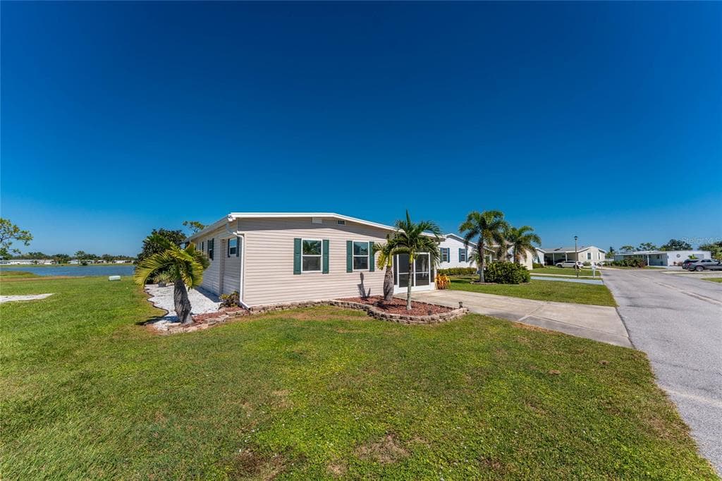 7548 RATAN CIRCLE, PORT CHARLOTTE, FL 33981 — zdjęcie 2