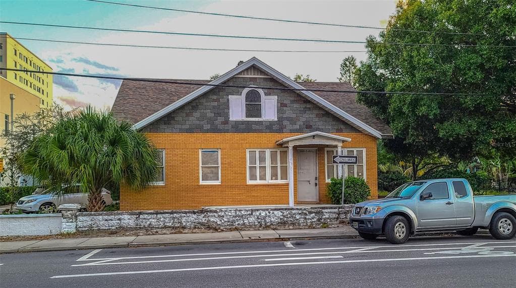 852 4TH AVENUE N, ST PETERSBURG, FL 33701