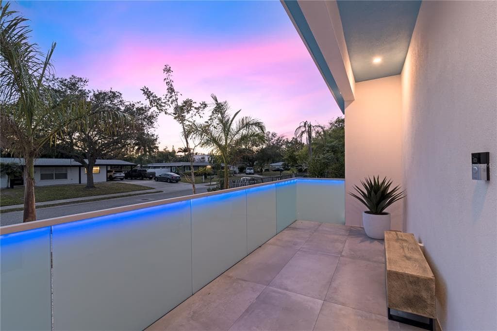 2585 CLEMATIS STREET, SARASOTA, FL 34239 — zdjęcie 4