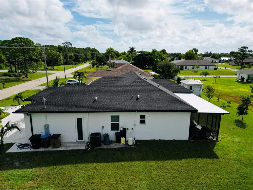 528 JACARANDA PARKWAY E, CAPE CORAL, FL 33909 — zdjęcie 2