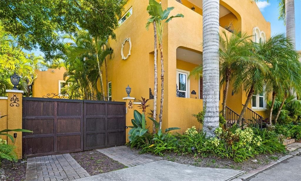 1724 CHERRY LANE, SARASOTA, FL 34236