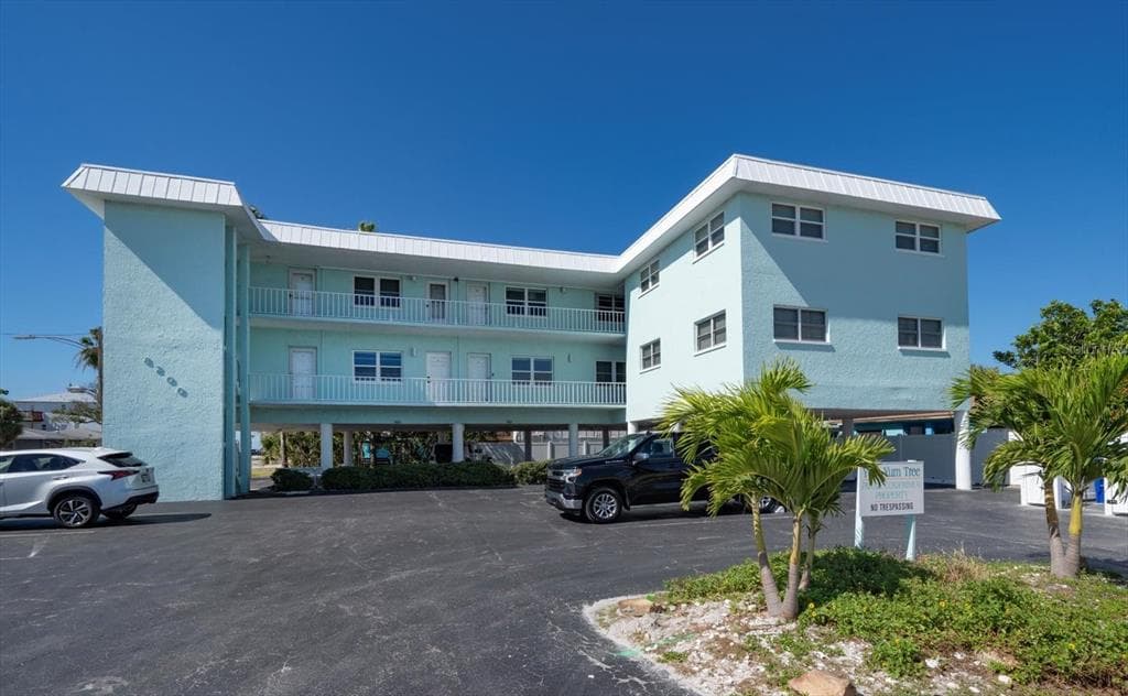 8200 BAYSHORE DRIVE # 9, TREASURE ISLAND, FL 33706