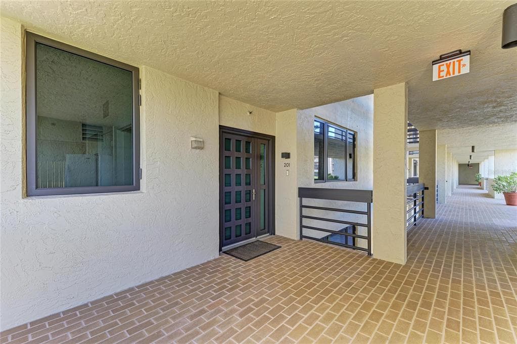 1065 GULF OF MEXICO DRIVE # 201, LONGBOAT KEY, FL 34228 — zdjęcie 4