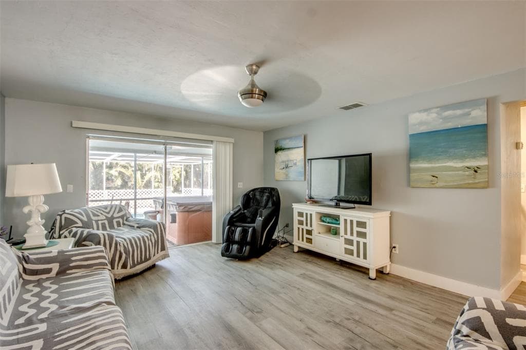 912 SE 24TH AVENUE # A &  B, CAPE CORAL, FL 33990 — zdjęcie 3