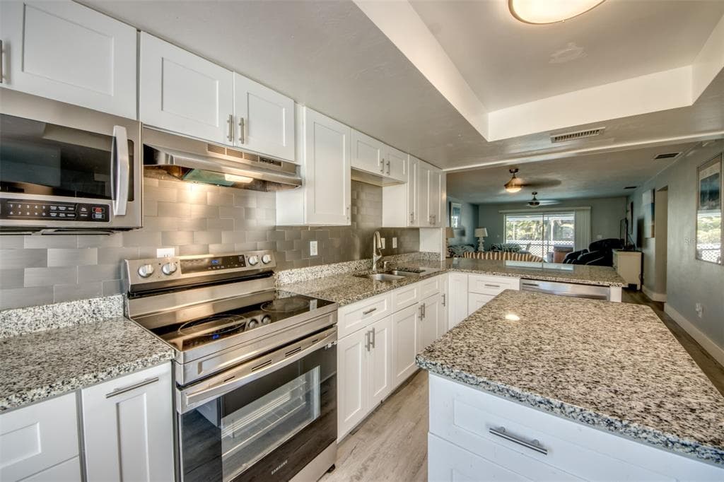 912 SE 24TH AVENUE # A &  B, CAPE CORAL, FL 33990 — zdjęcie 4