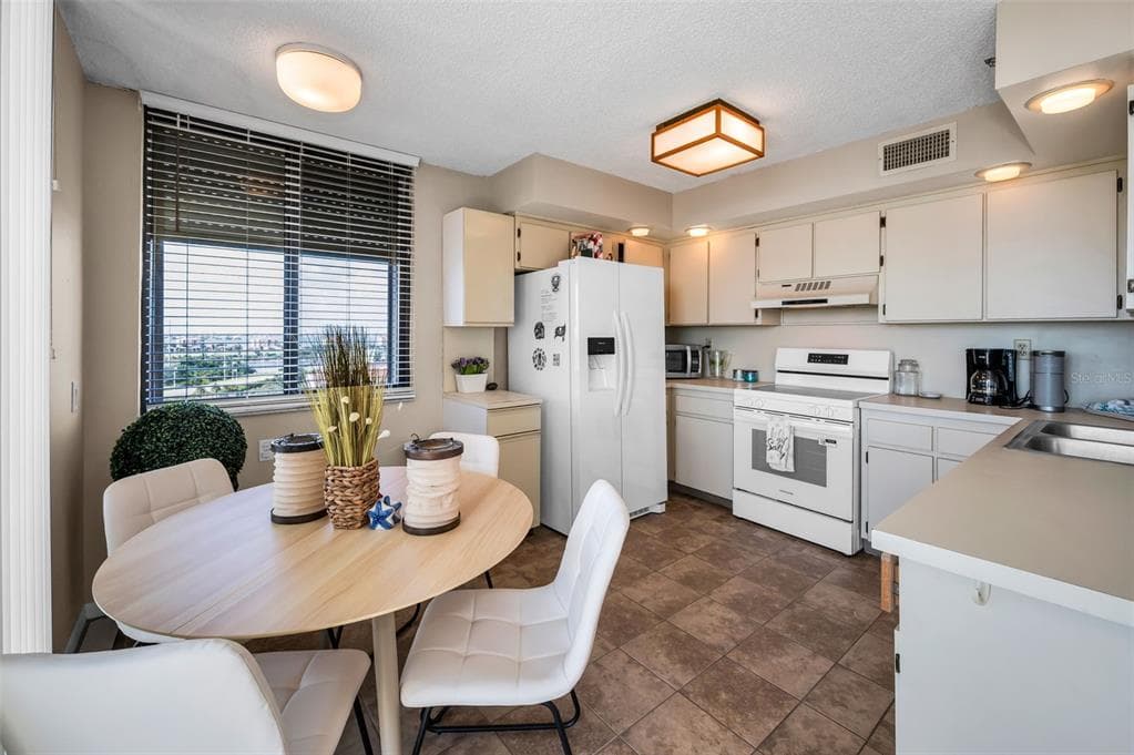 6322 PALMA DEL MAR BOULEVARD S # 1104, ST PETERSBURG, FL 33715 — zdjęcie 4