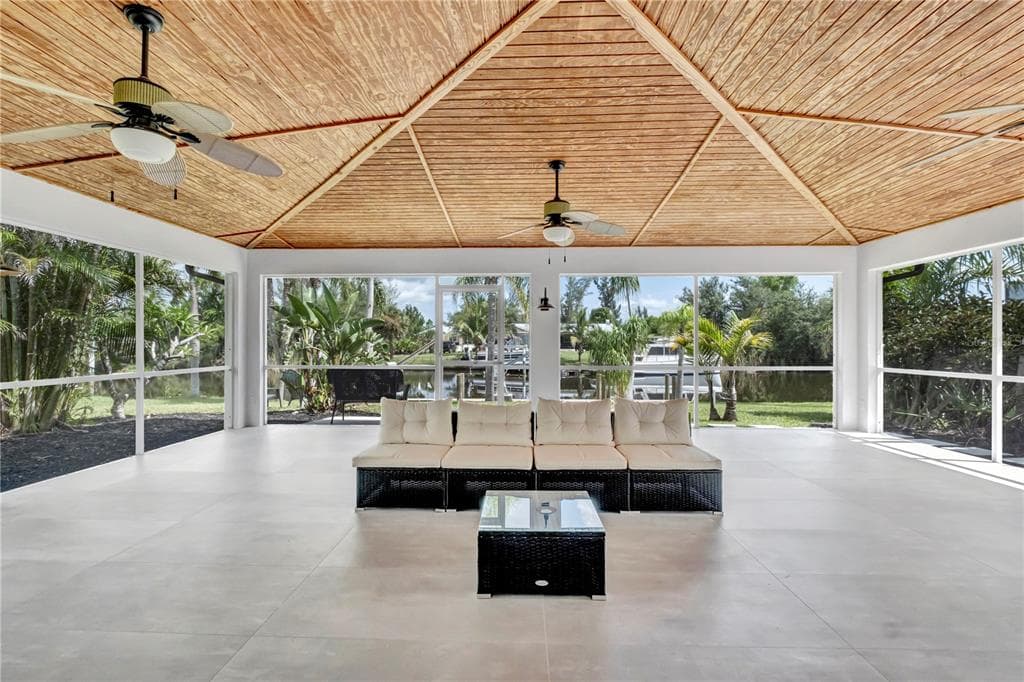 15180 LYNEBURG AVENUE, PORT CHARLOTTE, FL 33981 — zdjęcie 4