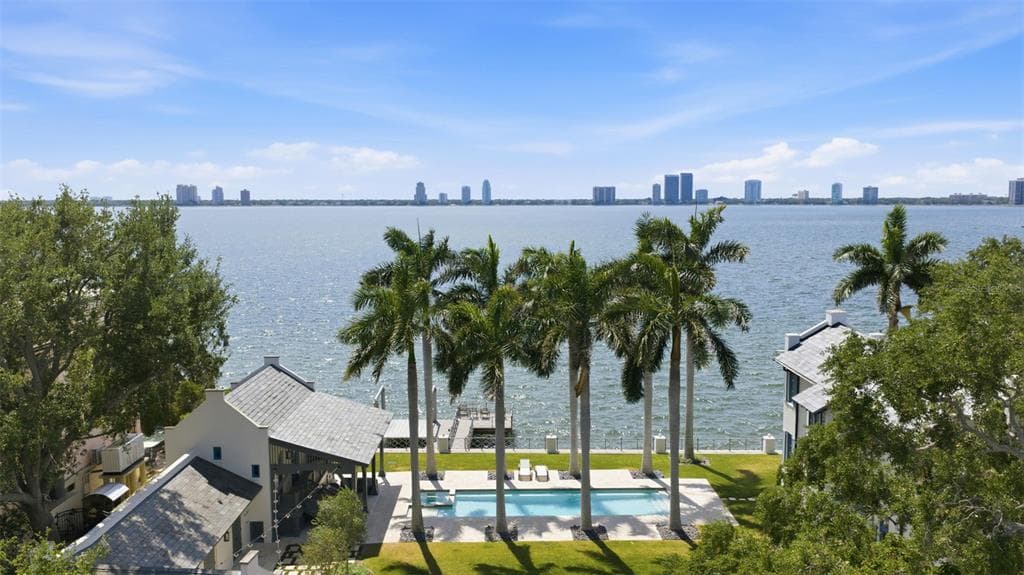 577 RIVIERA DRIVE, TAMPA, FL 33606