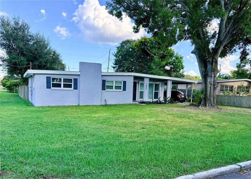 1604 CRYSTAL COURT E, LAKELAND, FL 33801