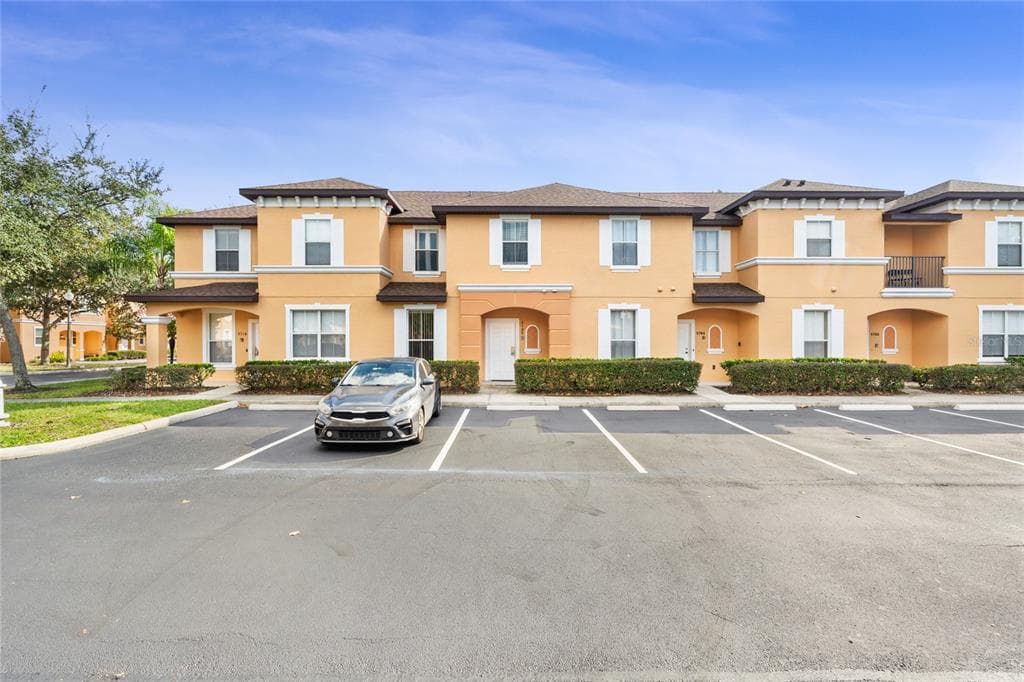 5702 DELOREAN DRIVE, KISSIMMEE, FL 34746