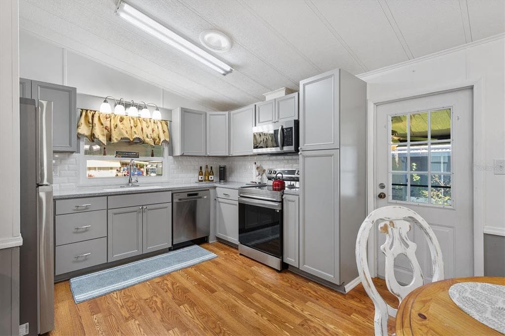 732 ROYAL PALM AVENUE, LADY LAKE, FL 32159 — zdjęcie 3