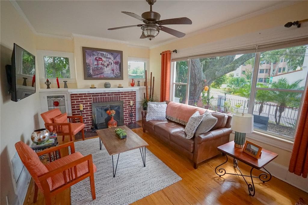 229 E 6TH AVENUE, MOUNT DORA, FL 32757 — zdjęcie 4