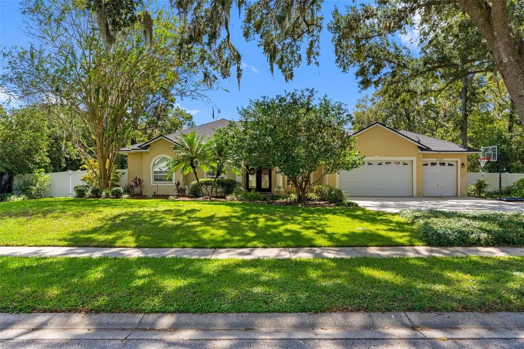121 MYRTLE RIDGE ROAD, LUTZ, FL 33549