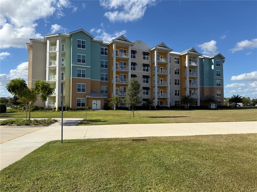 3151 SUNSET WALK DRIVE # 212, KISSIMMEE, FL 34747