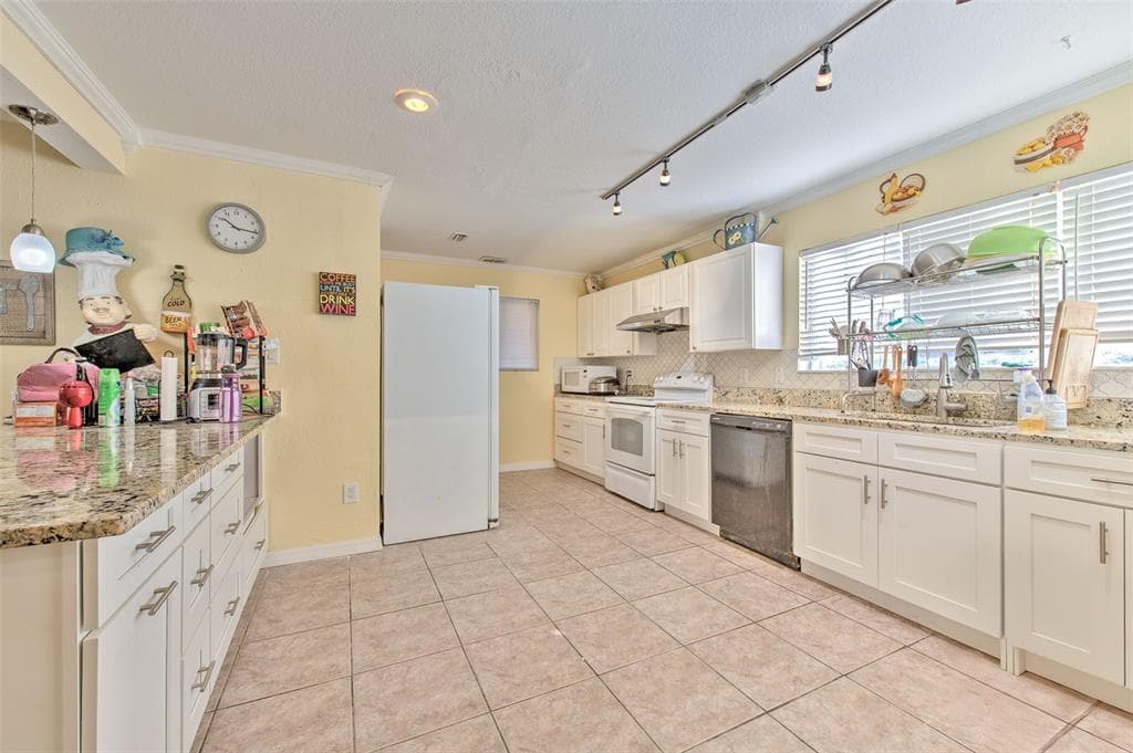 5415 MILES BOULEVARD, PORT RICHEY, FL 34668 — zdjęcie 2