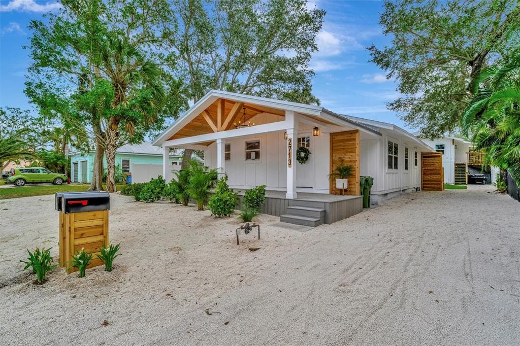 2713 4TH AVENUE W, BRADENTON, FL 34205