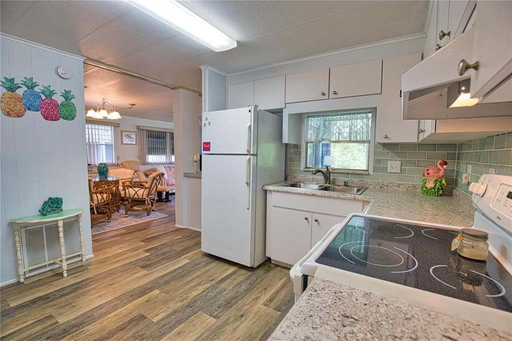 236 N FIJI CIRCLE, ENGLEWOOD, FL 34223 — zdjęcie 3