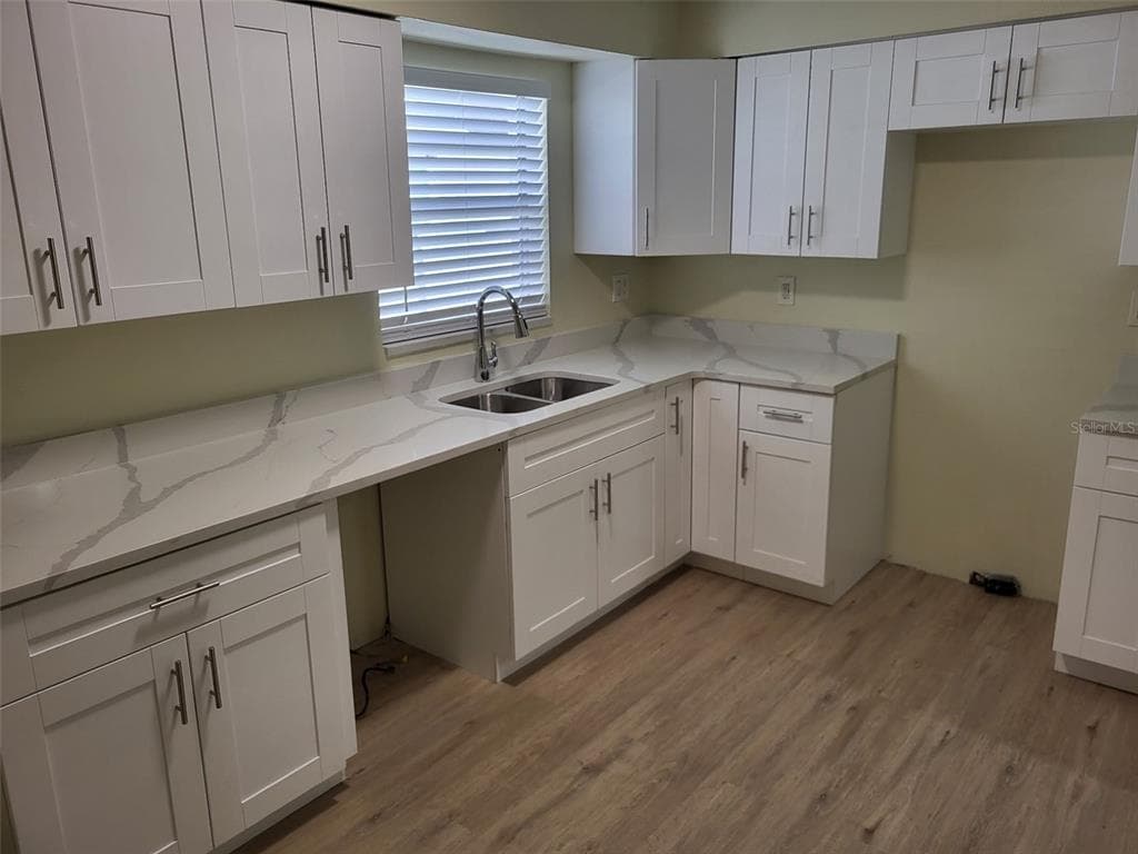 5563 58TH STREET N, KENNETH CITY, FL 33709 — zdjęcie 2