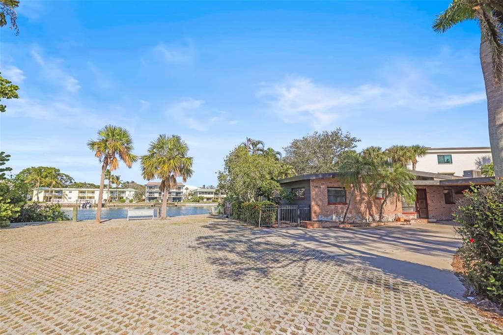 11921 LAGOON LANE, TREASURE ISLAND, FL 33706 — zdjęcie 5