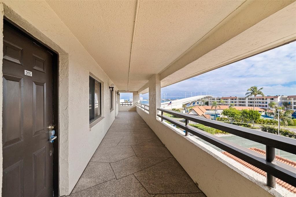 106 1ST STREET E # 315, TIERRA VERDE, FL 33715 — zdjęcie 5