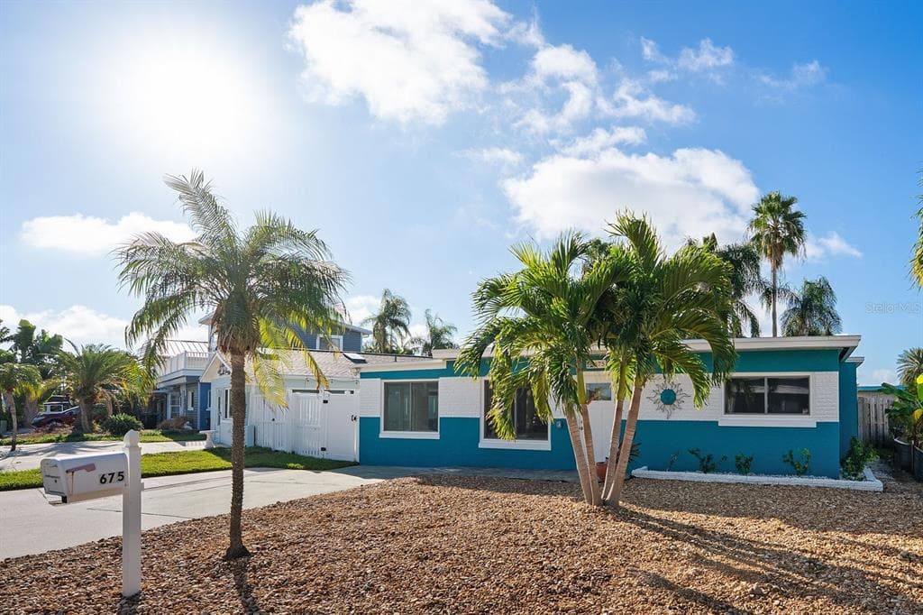 675 182ND AVENUE E, REDINGTON SHORES, FL 33708 — zdjęcie 2
