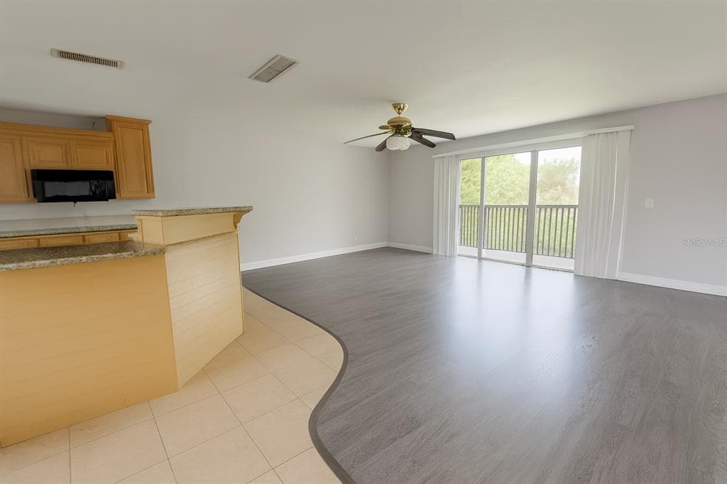 200 COUNTRY CLUB DR # 1302, LARGO, FL 33771 — zdjęcie 3