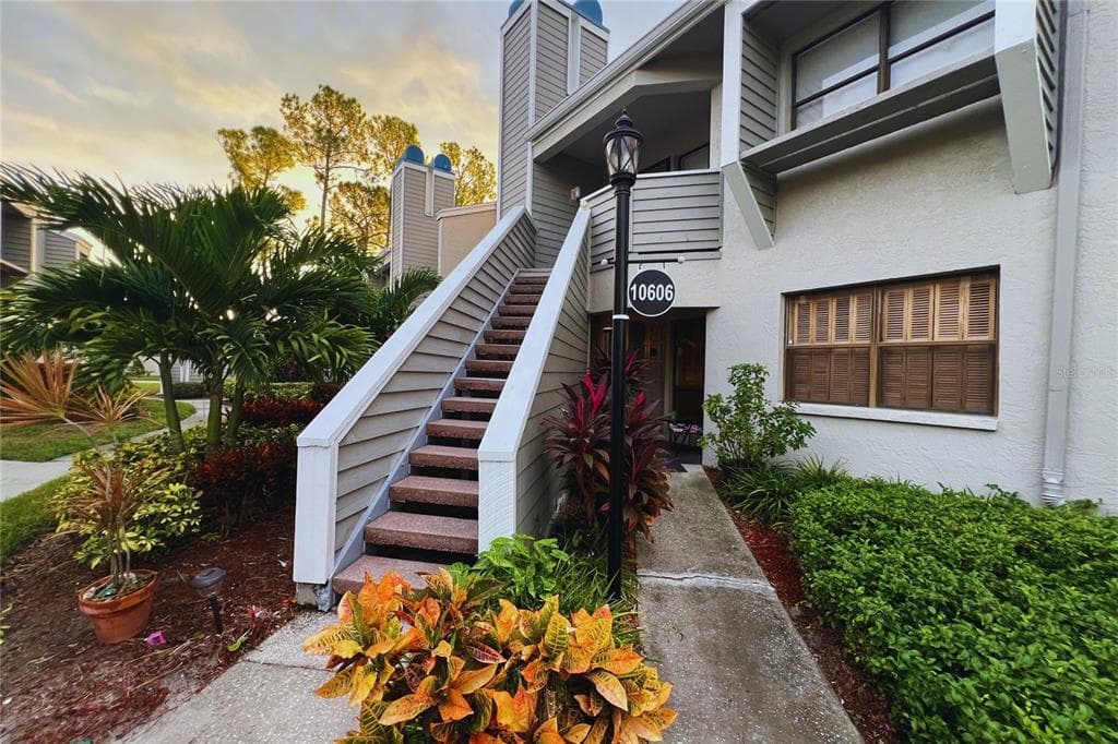 10606 LONGWOOD DRIVE # 203B, SEMINOLE, FL 33777