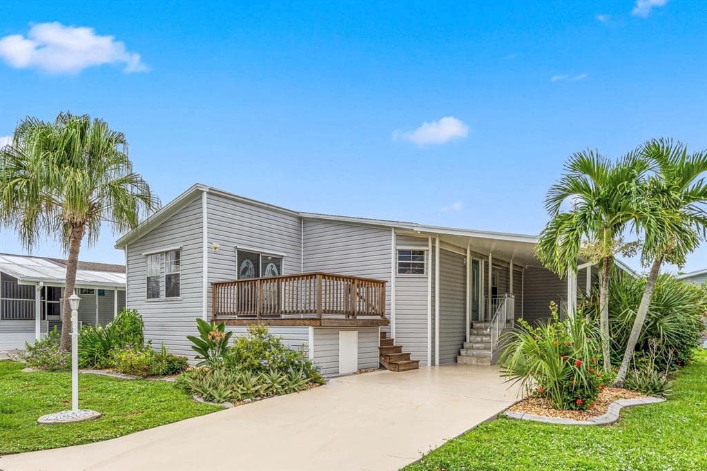 15 FREEMAN AVENUE, PUNTA GORDA, FL 33950
