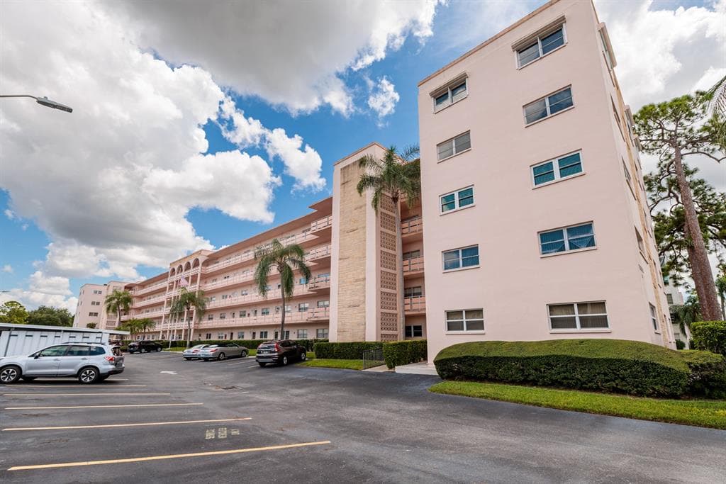 5623 80TH STREET N # 504, ST PETERSBURG, FL 33709