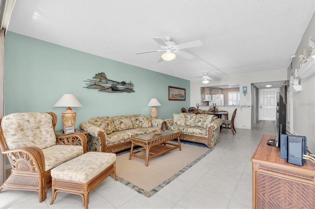 14950 GULF BOULEVARD # 402, MADEIRA BEACH, FL 33708 — zdjęcie 4