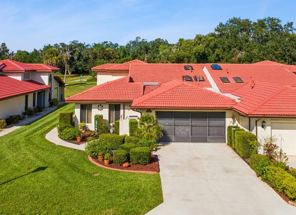 2697 CLUBHOUSE DRIVE, LAKE WALES, FL 33898